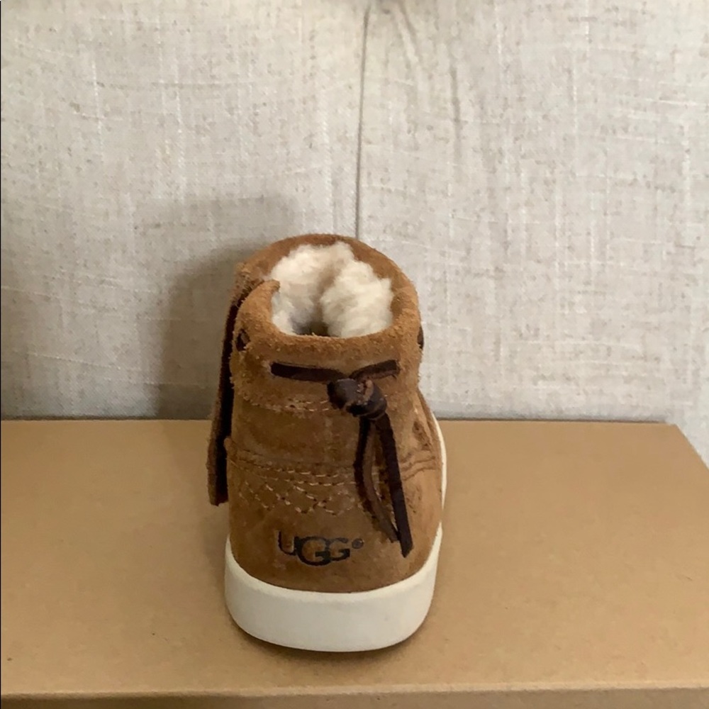 Infant Ugg Cali Moc 4/5 Perfect Condition - Picture 3 of 6